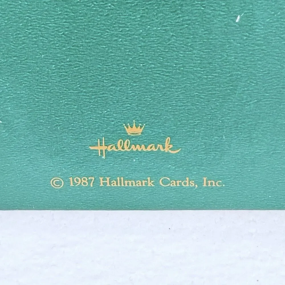 Vintage 1987 Hallmark Keepsake Ornament Collector's Club Registry Binder Book